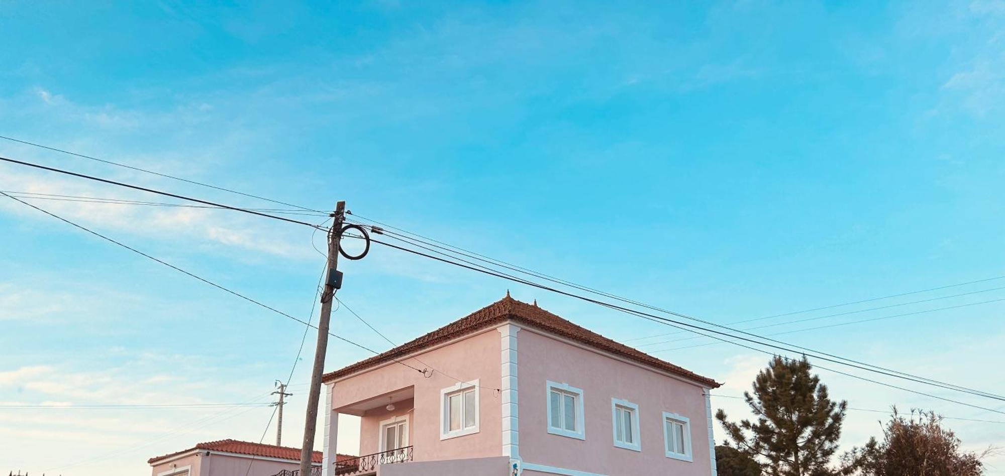 Mae Story Chalet